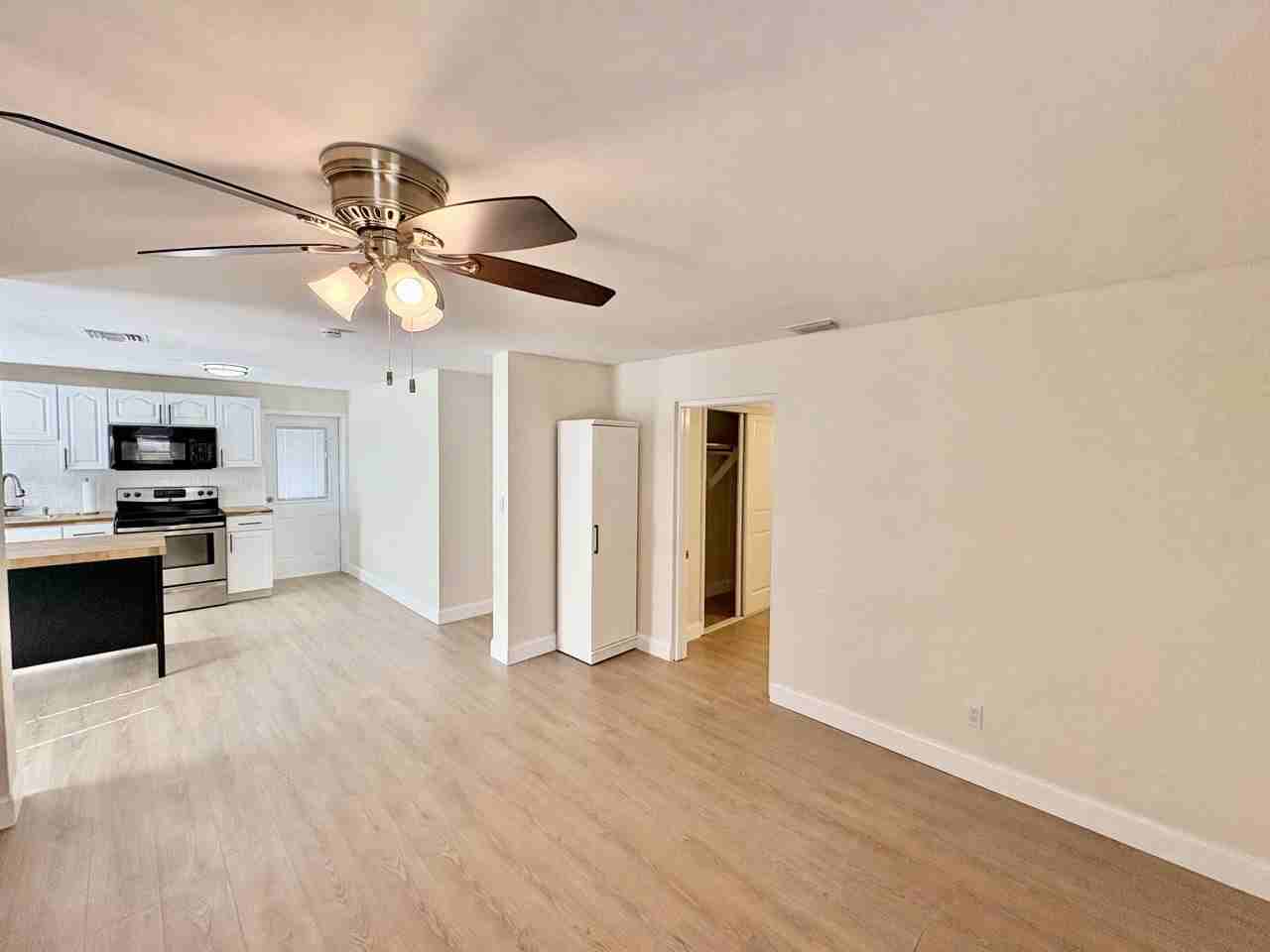 8904 N Hamner Ave - Photo 7 of 26