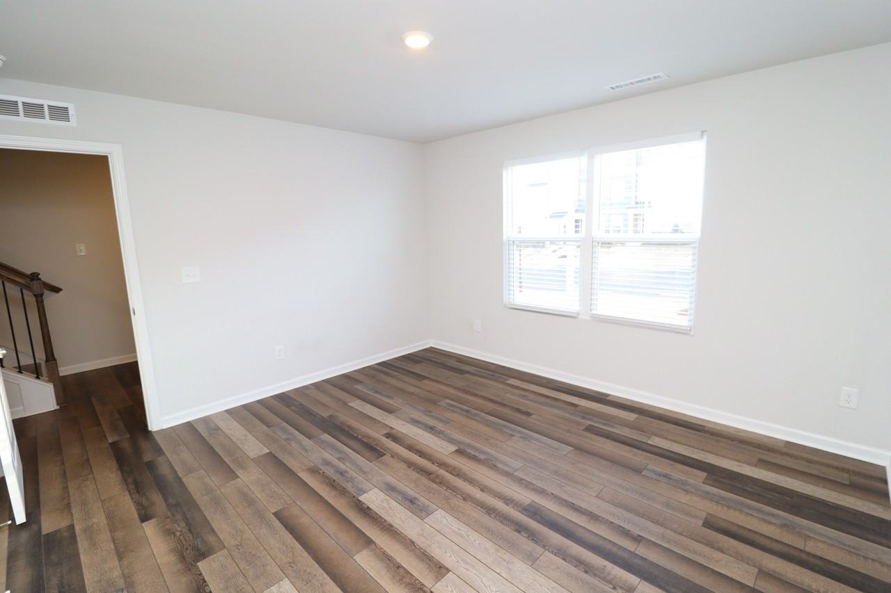 458 Carolina Springs Blvd - Photo 5 of 37