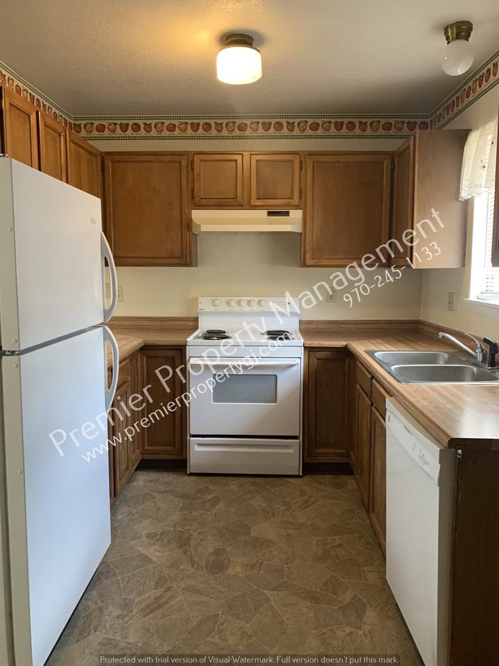 629 Highline Dr - Photo 4 of 13