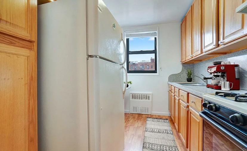 1580 E 18th St #4G - Photo 3 of 8