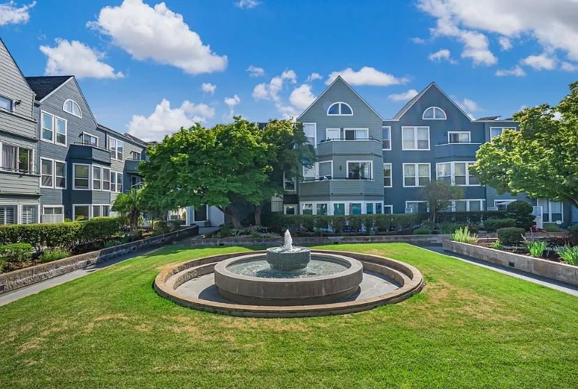 411 Park Ave - Photo 3 of 12