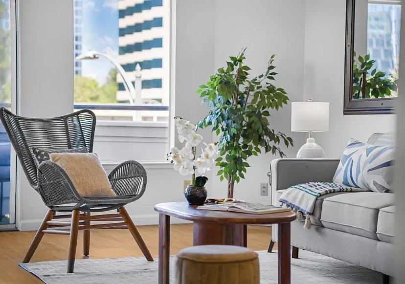 411 Park Ave - Photo 6 of 12