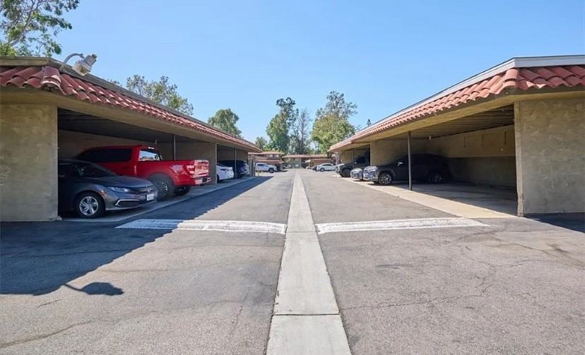 1554 Border Ave - Photo 3 of 11