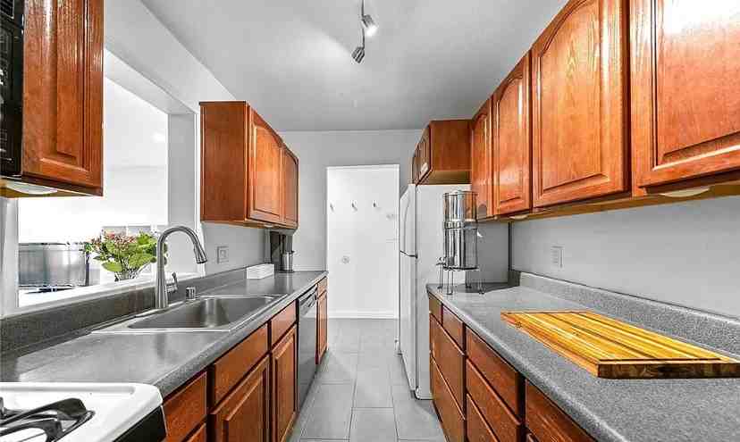 1222 N Olive Dr - Photo 7 of 18