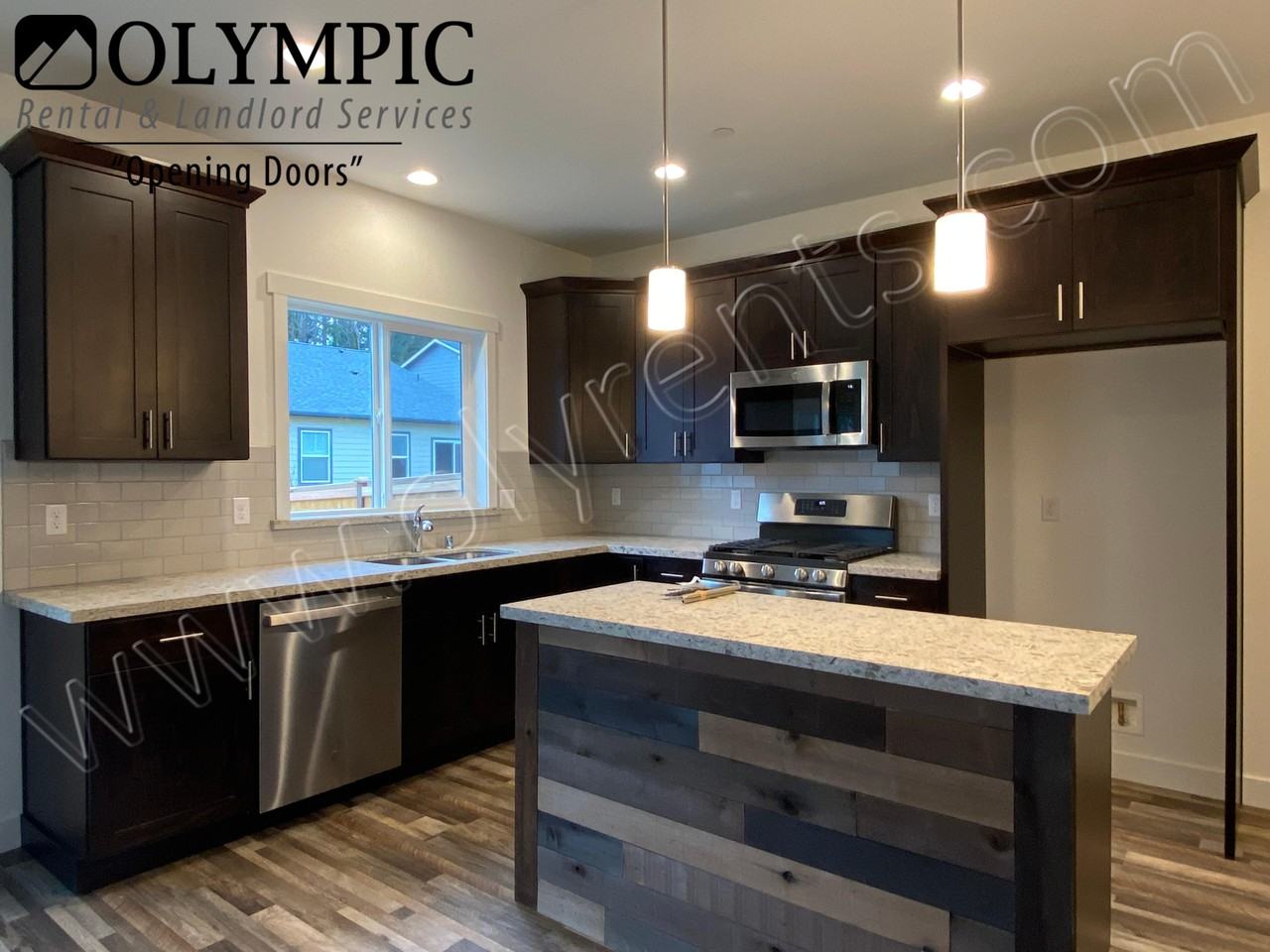 1802 Teresa St Se - Photo 2 of 18