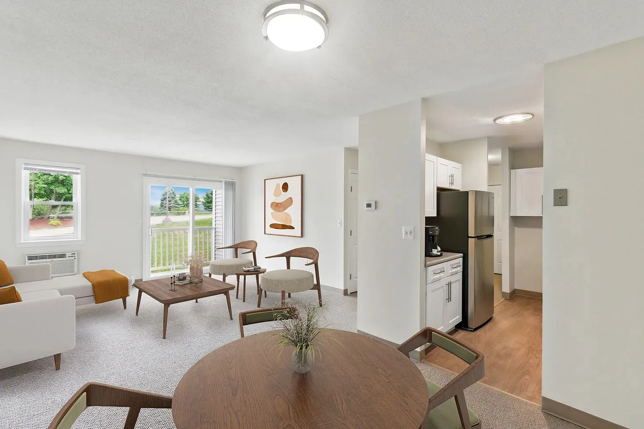 735 Randolph St - Photo 3 of 9