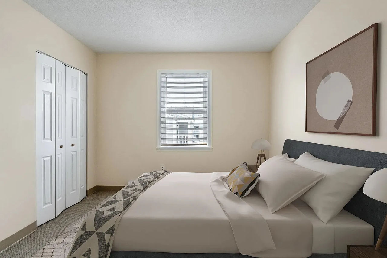 735 Randolph St - Photo 7 of 9