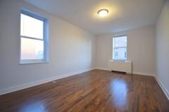 1540 Pelham Pkwy S - Photo 1 of 1