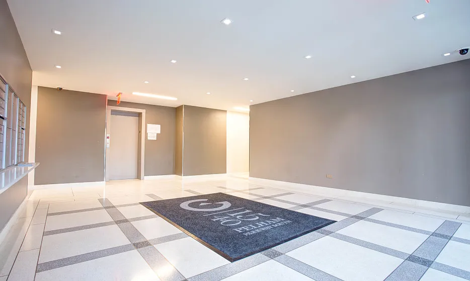 1540 Pelham Pkwy S - Photo 5 of 10