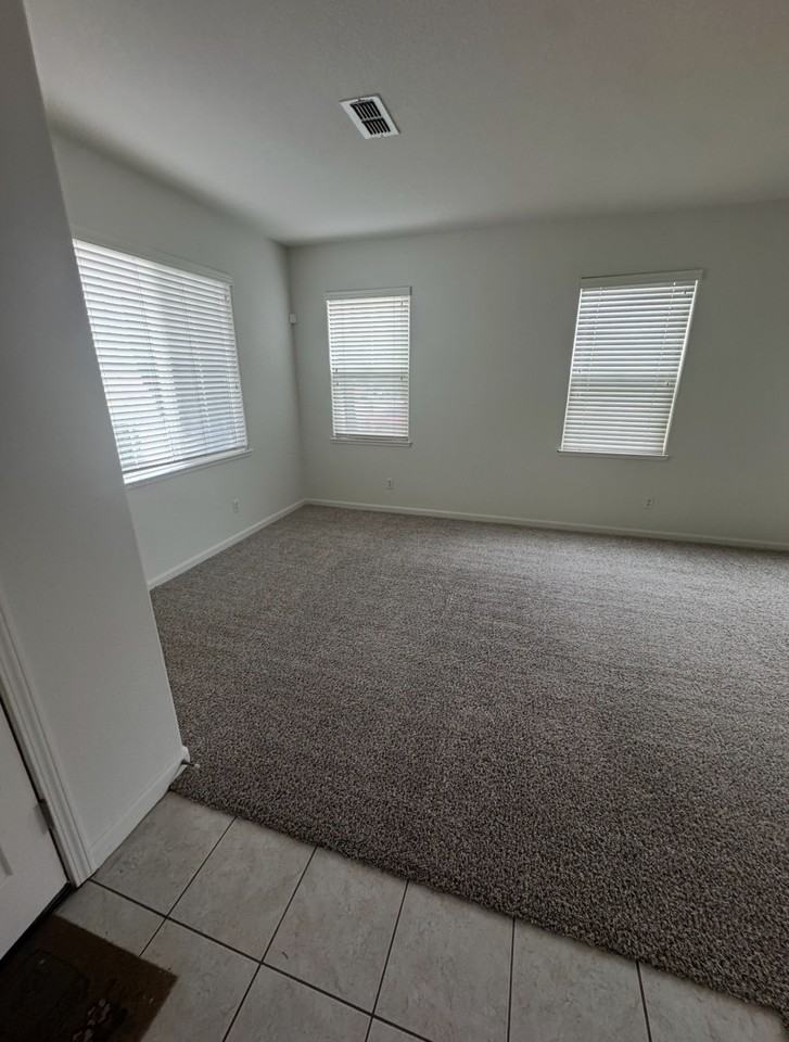 728 Honeycomb Ln - Photo 3 of 27