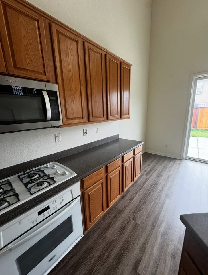 728 Honeycomb Ln - Photo 5 of 27