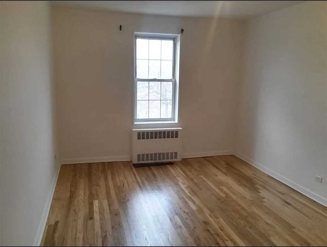 8504 63rd Dr - Photo 3 of 5