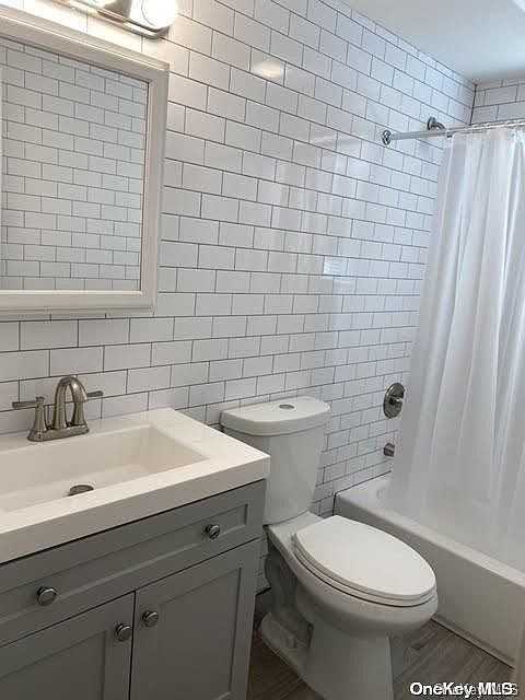 640 W 239th St - Photo 2 of 4
