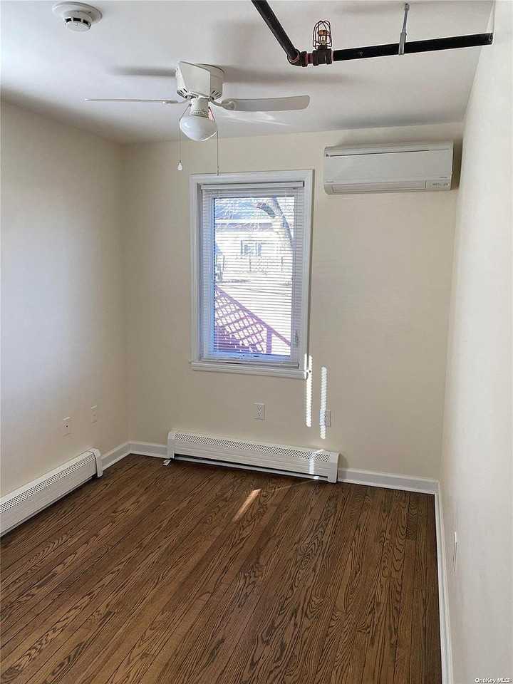 640 W 239th St - Photo 3 of 4