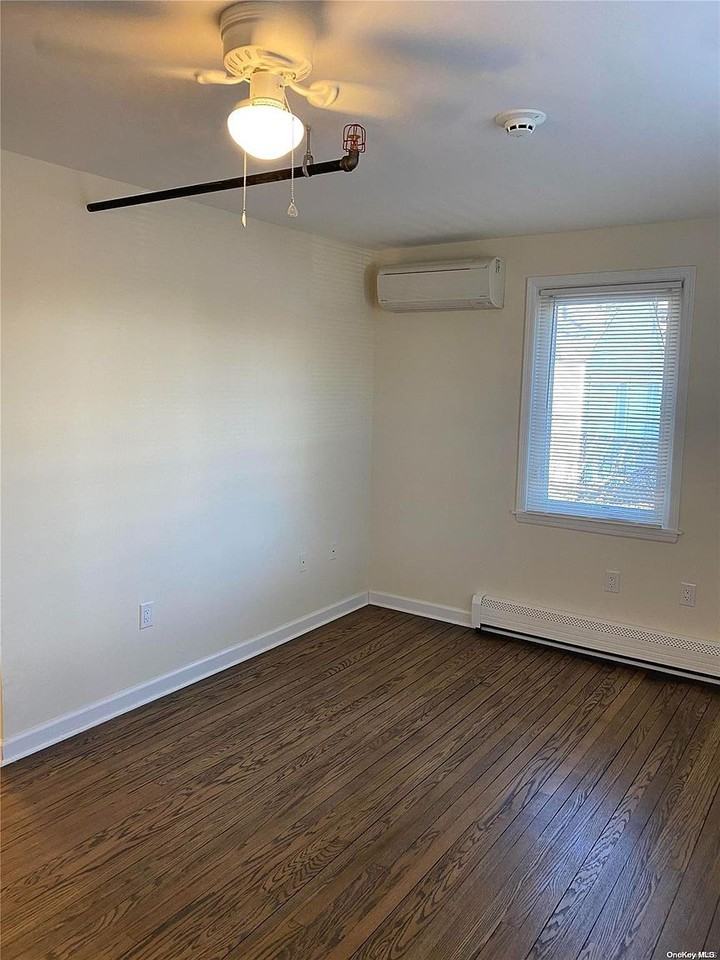 640 W 239th St - Photo 4 of 4