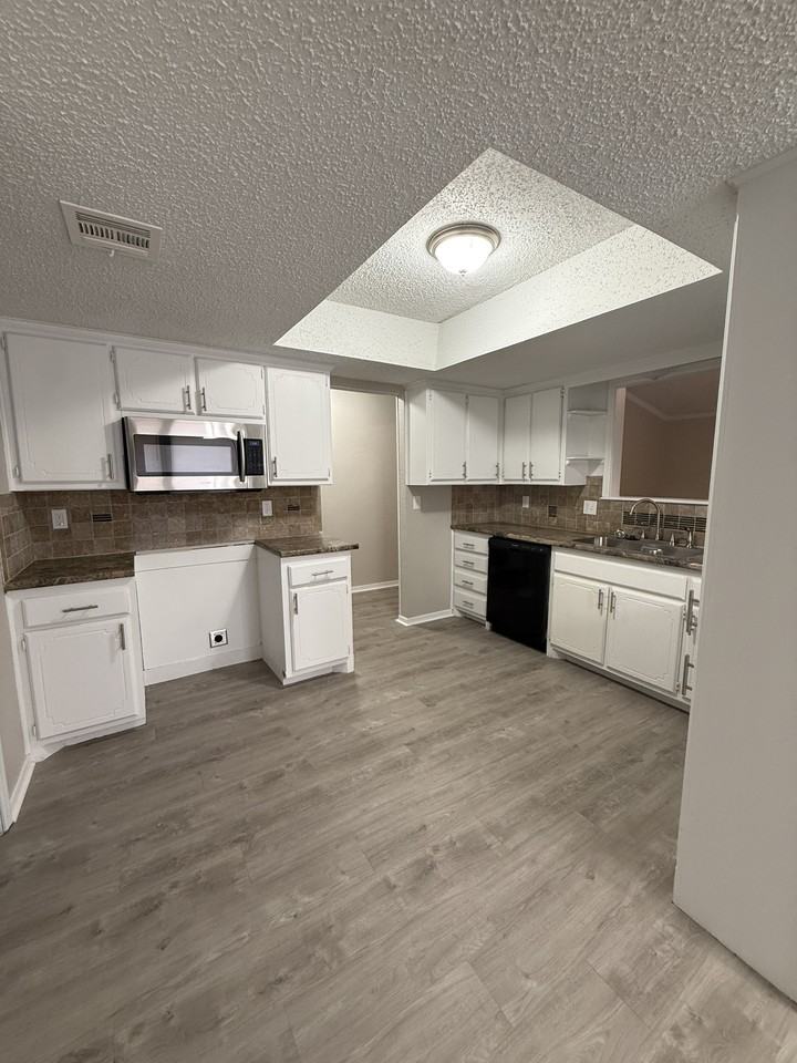 1011 Taurus Dr - Photo 4 of 16