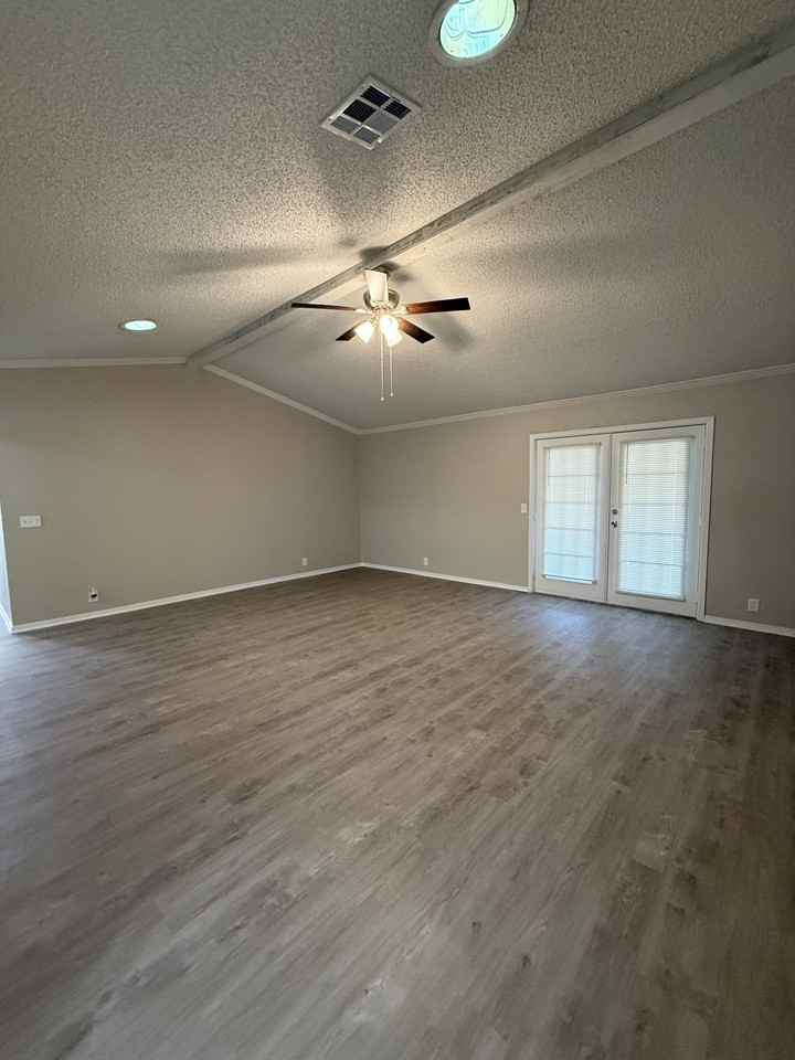 1011 Taurus Dr - Photo 7 of 16