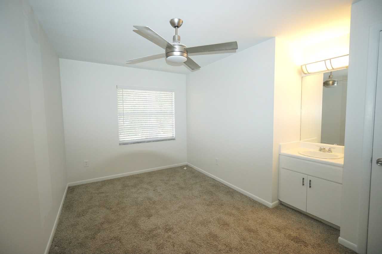 305 S Westland Ave #C - Photo 5 of 12