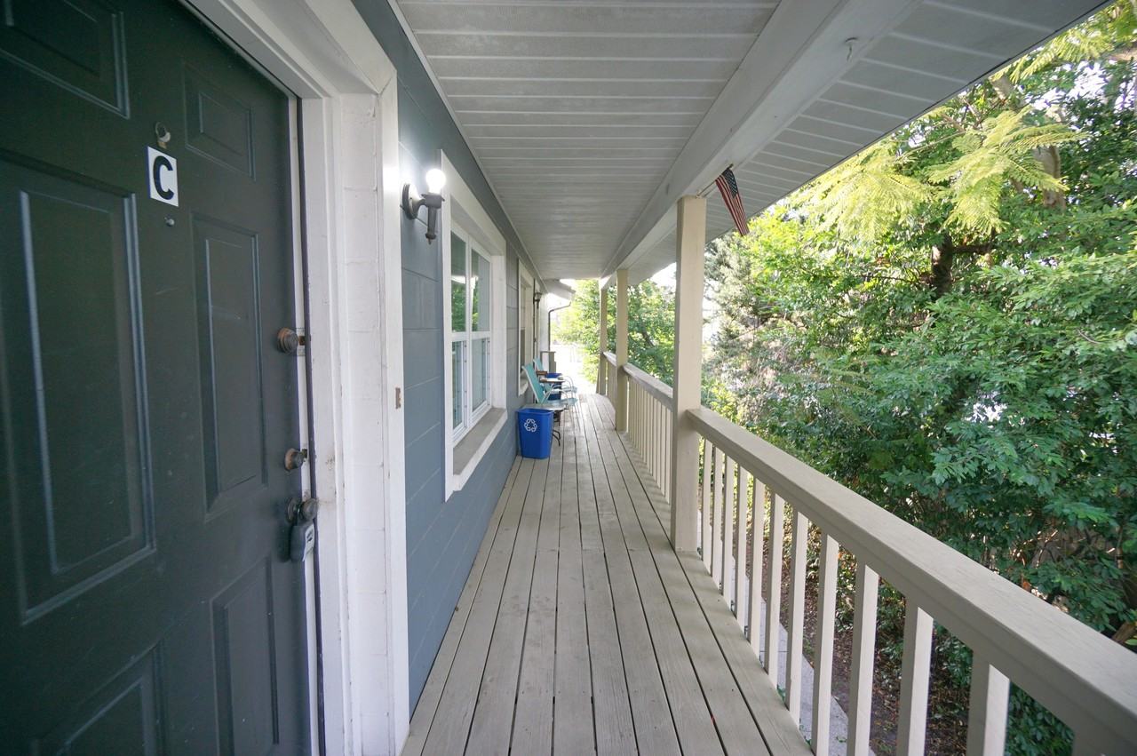 305 S Westland Ave #C - Photo 2 of 17