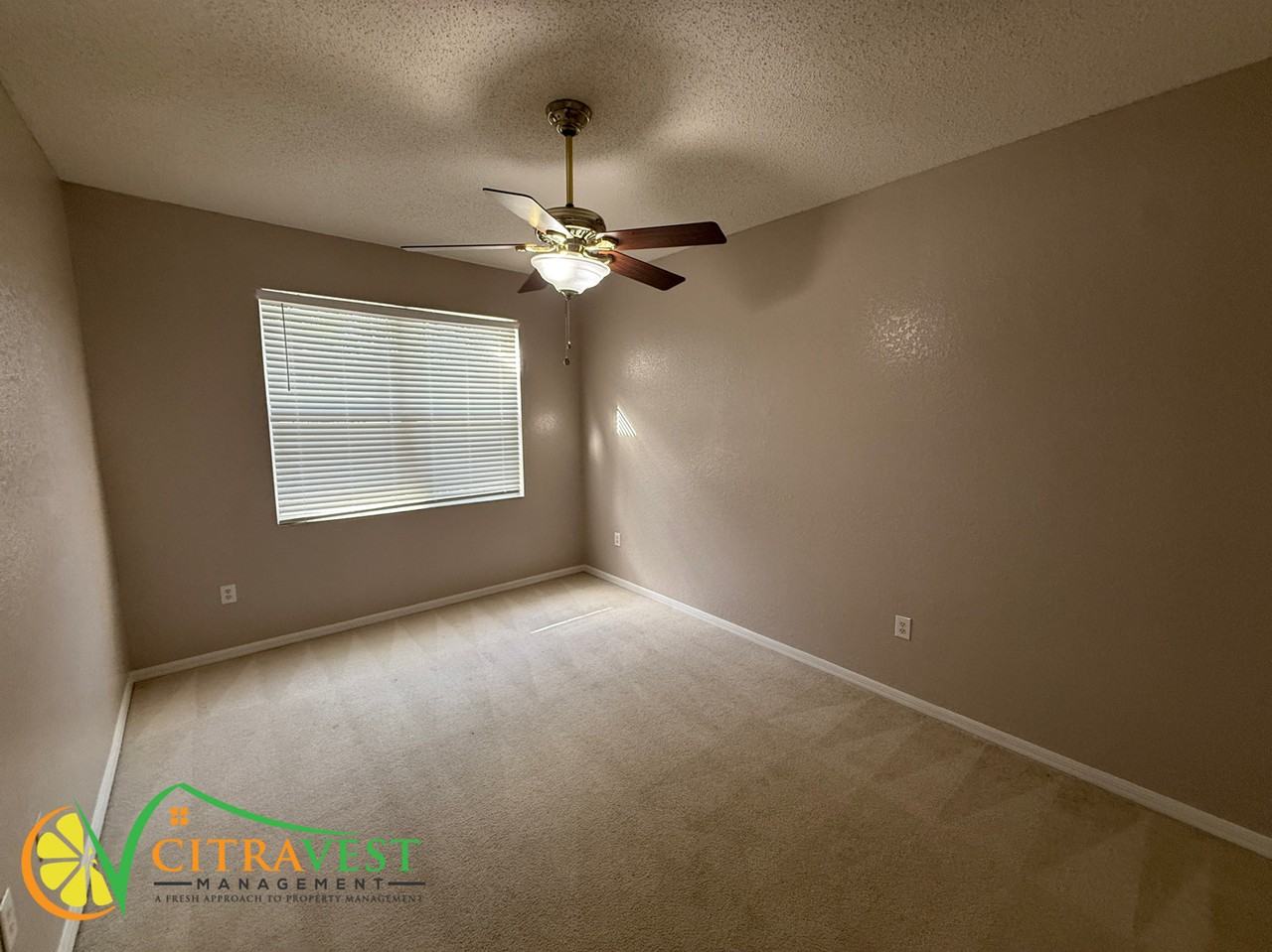 2352 Sunset Pointe Dr - Photo 4 of 10