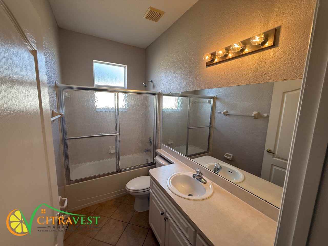 2352 Sunset Pointe Dr - Photo 5 of 10