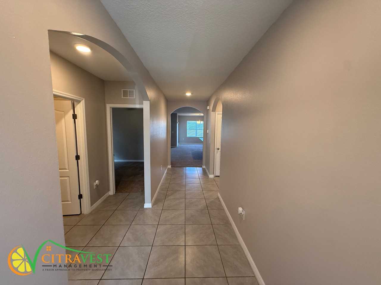 1360 Coventry Ct - Photo 2 of 12