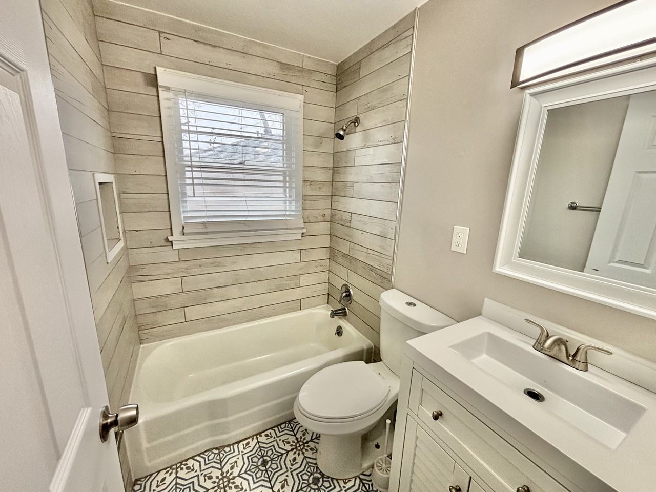 8205 Kerry Rd - Photo 7 of 10