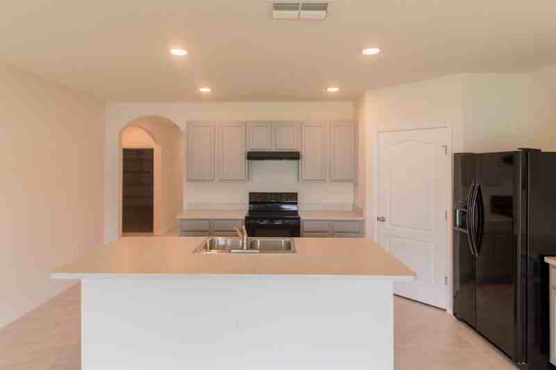 462 St Georges Cir - Photo 4 of 17