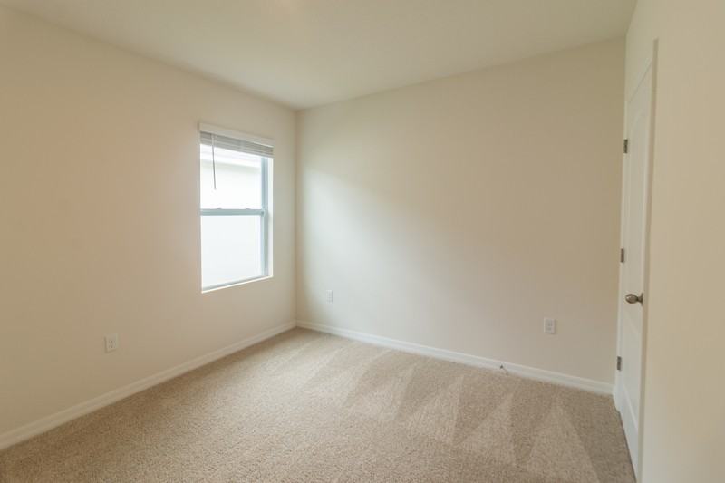 462 St Georges Cir - Photo 7 of 17