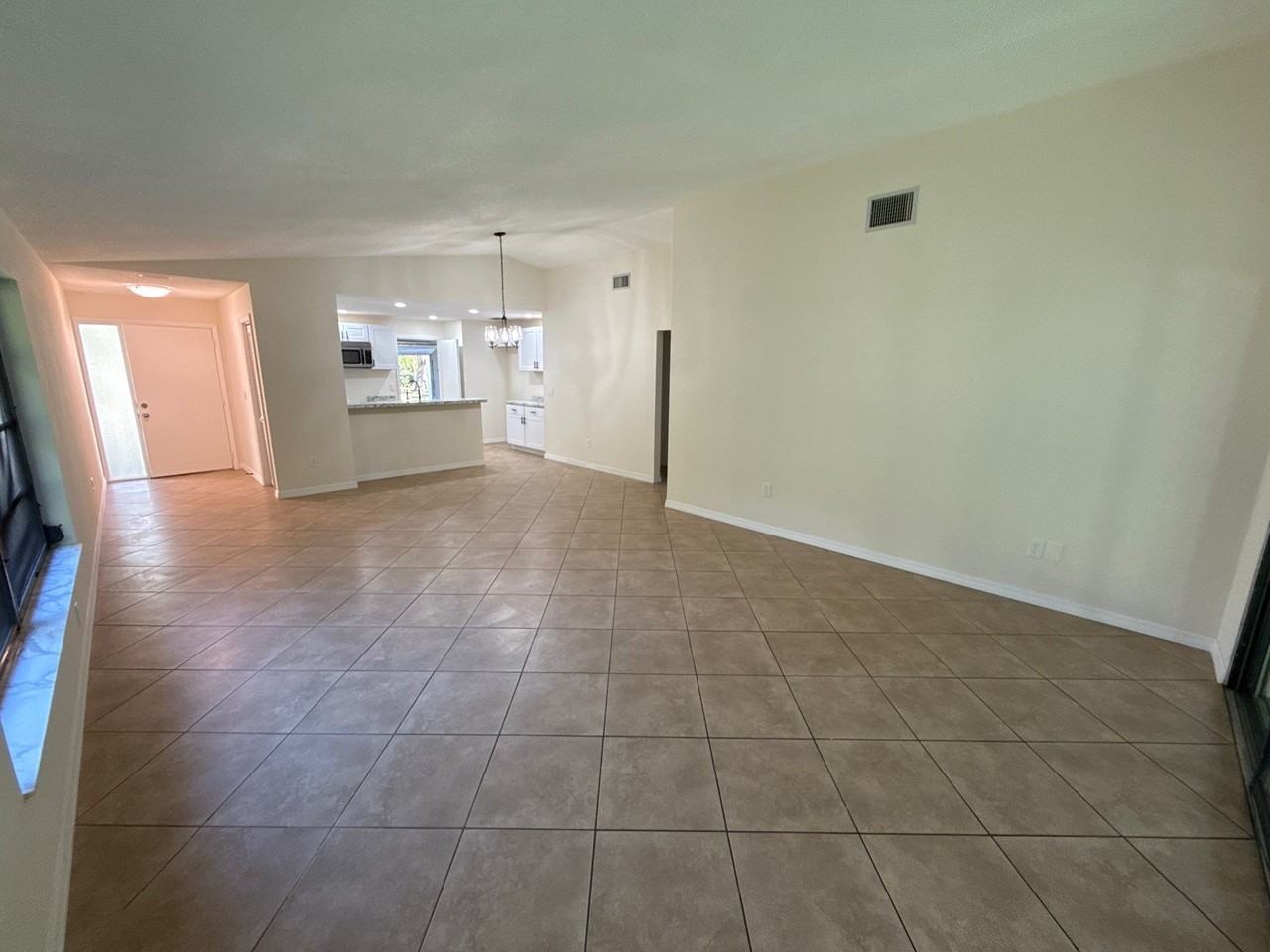 100 Golfview Dr - Photo 3 of 17