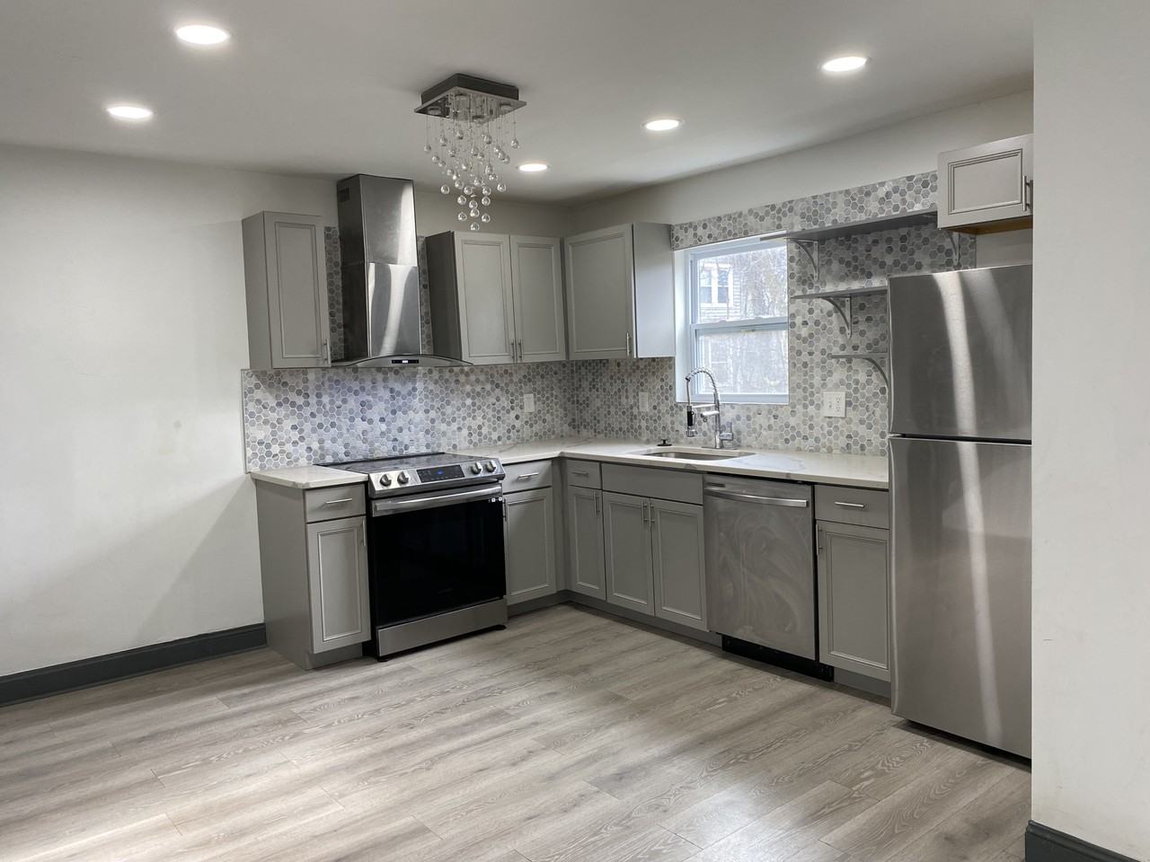 1275 E Kossuth St - Photo 2 of 18