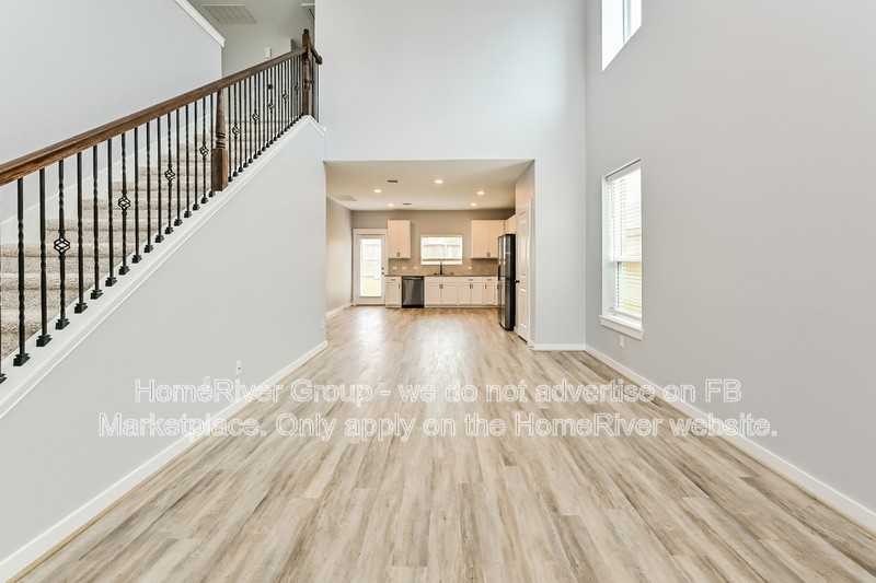 16807 Lisbon Ln - Photo 4 of 19