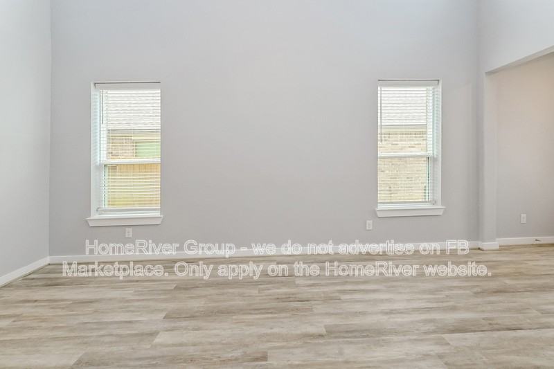 16807 Lisbon Ln - Photo 5 of 19