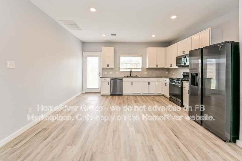 16807 Lisbon Ln - Photo 6 of 19