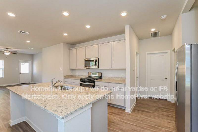 11900 Whirlaway Dr - Photo 5 of 21