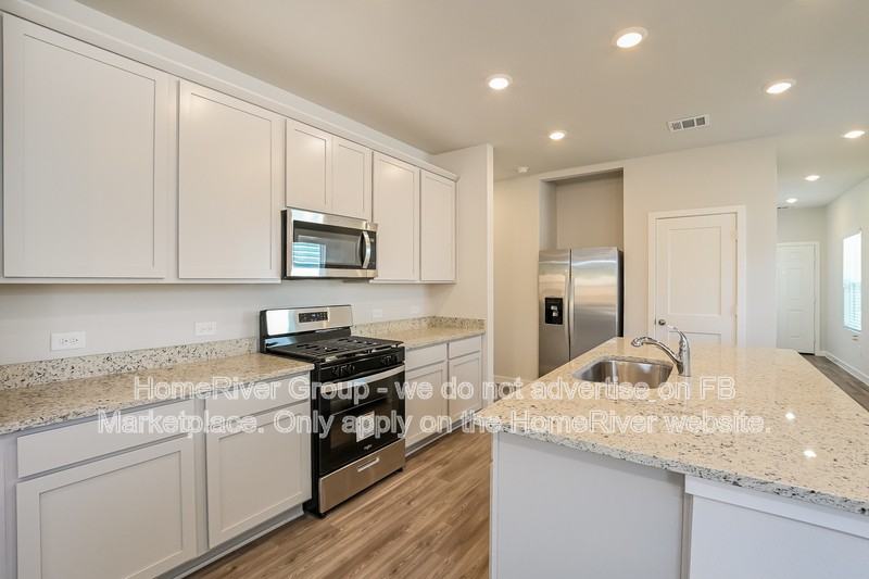 11900 Whirlaway Dr - Photo 6 of 21