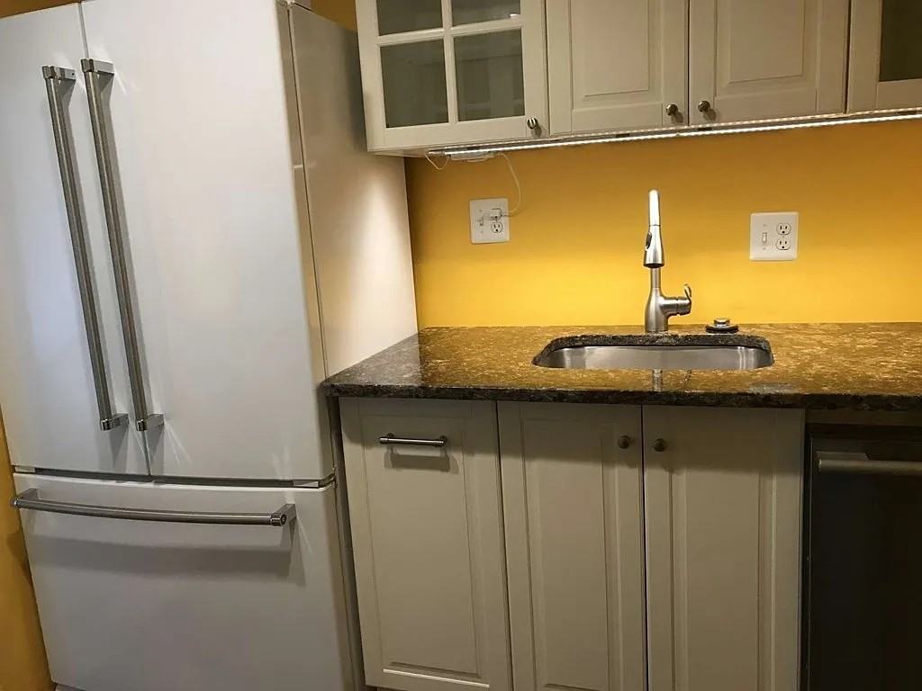 321 Harvard St #304 - Photo 6 of 16