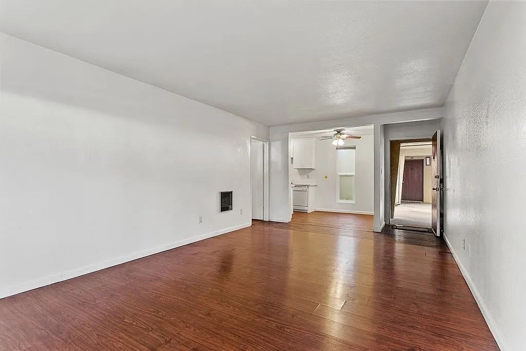 1010 W Macarthur Blvd #44 - Photo 4 of 10