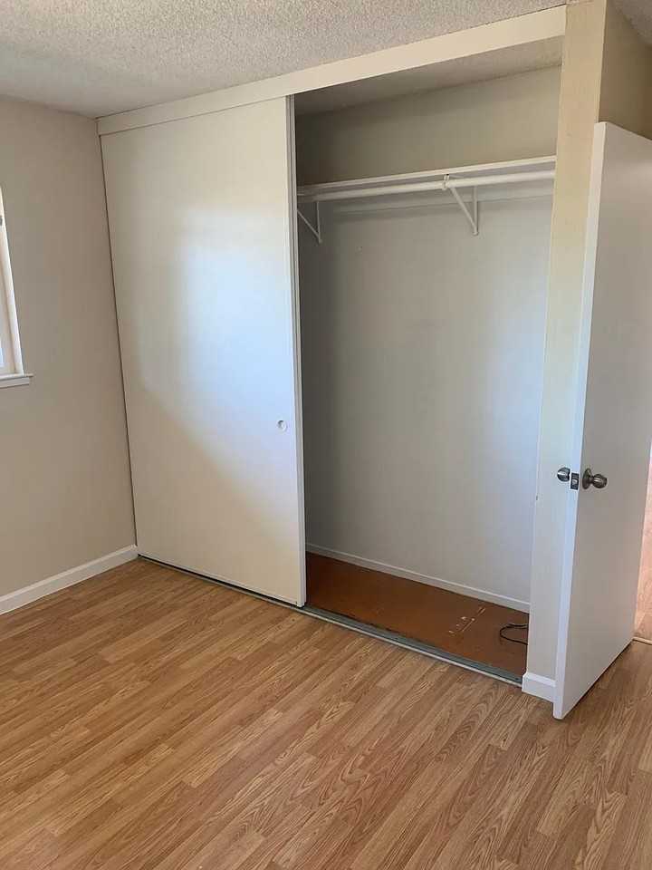 1149 Roewill Dr #6 - Photo 7 of 12