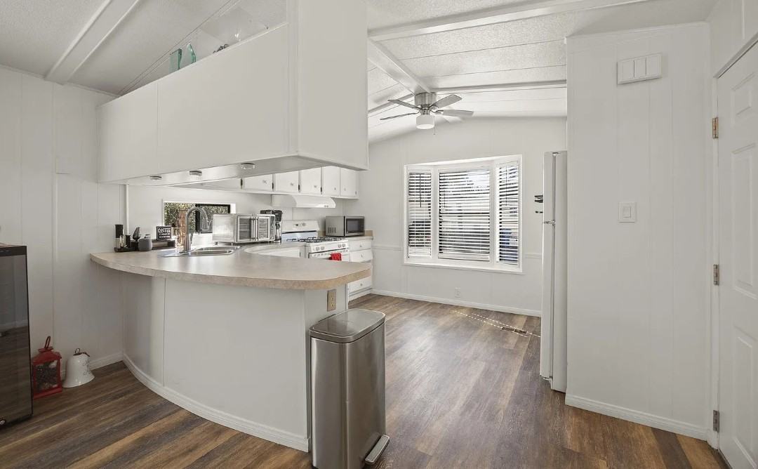 7368 Hollister Ave - Photo 3 of 11