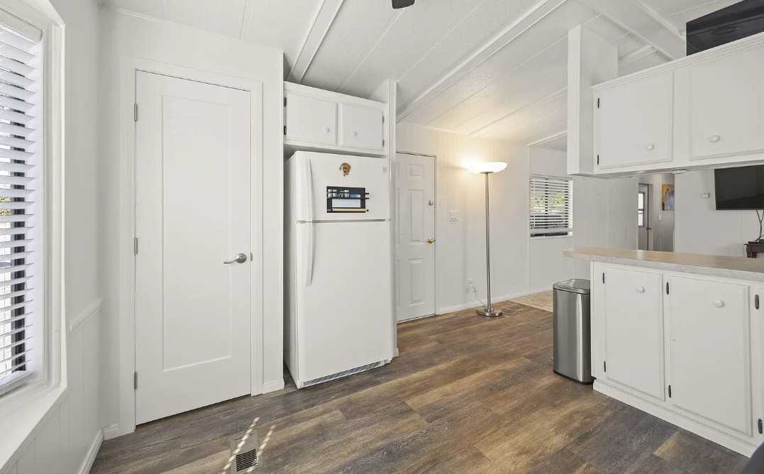 7368 Hollister Ave - Photo 7 of 11