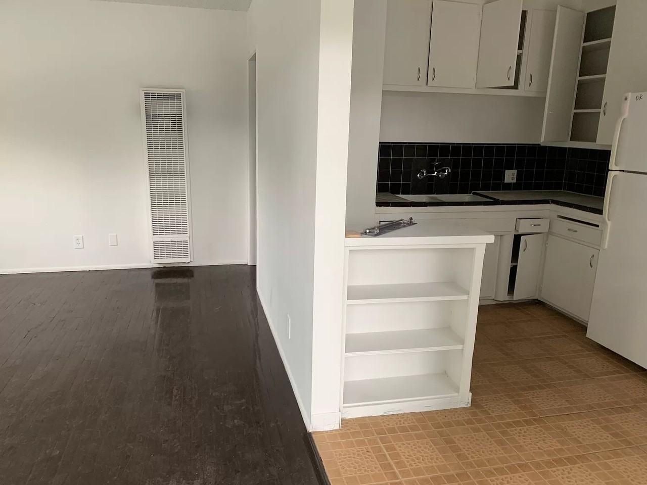 14753 Vanowen St #6 - Photo 6 of 7