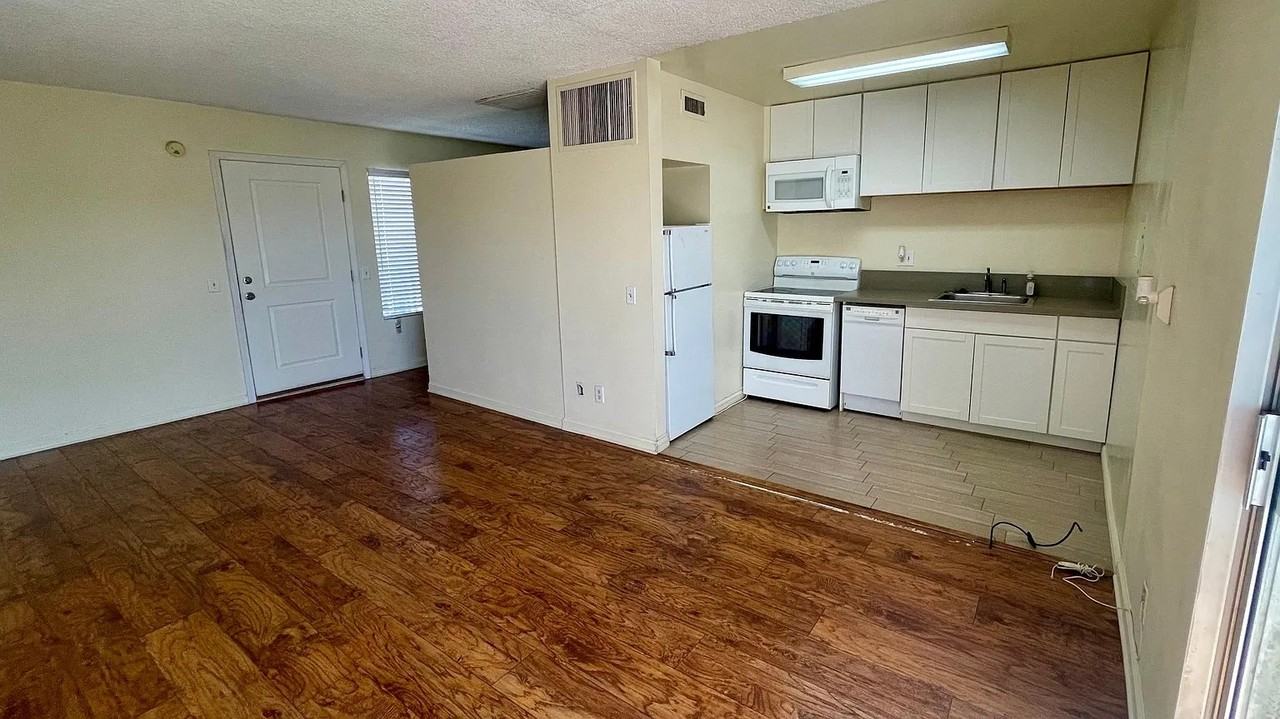 23515 Lyons Ave #S4 - Photo 2 of 13