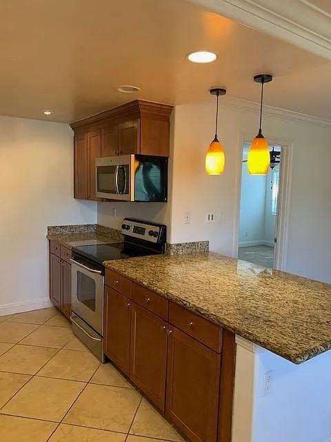 208 Woodland Pkwy #211 - Photo 3 of 20