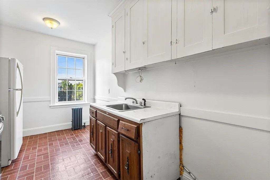 285 Harvard St #408 - Photo 6 of 14