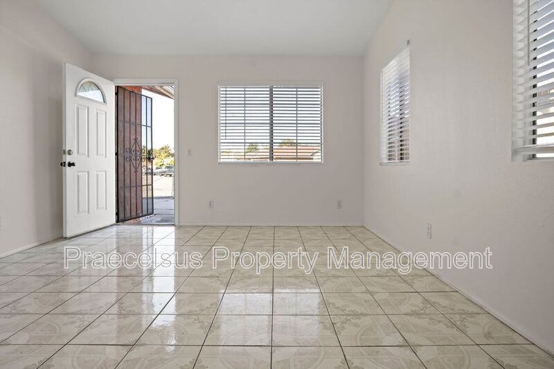1696 Shooting Star Ct - Photo 2 of 21