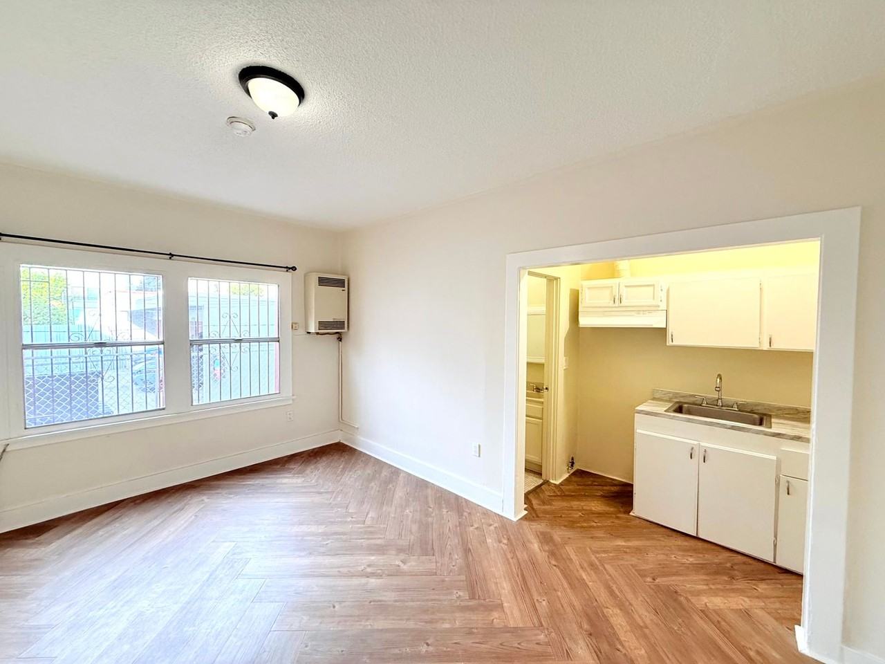 1614 N. Kenmore Avenue - Photo 3 of 27