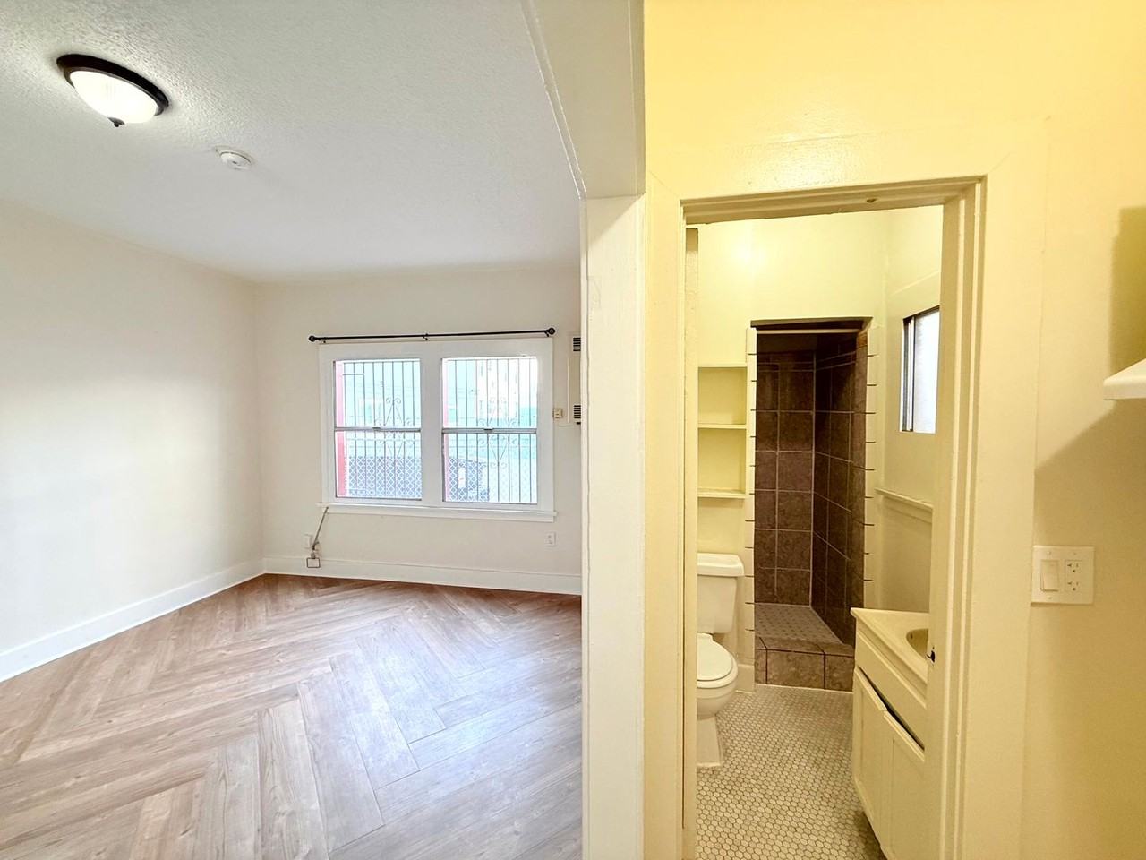 1614 N. Kenmore Avenue - Photo 4 of 27