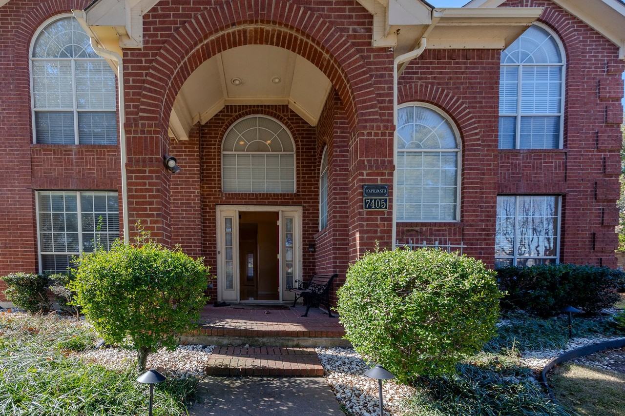 7405 Stoney Point Dr - Photo 3 of 42