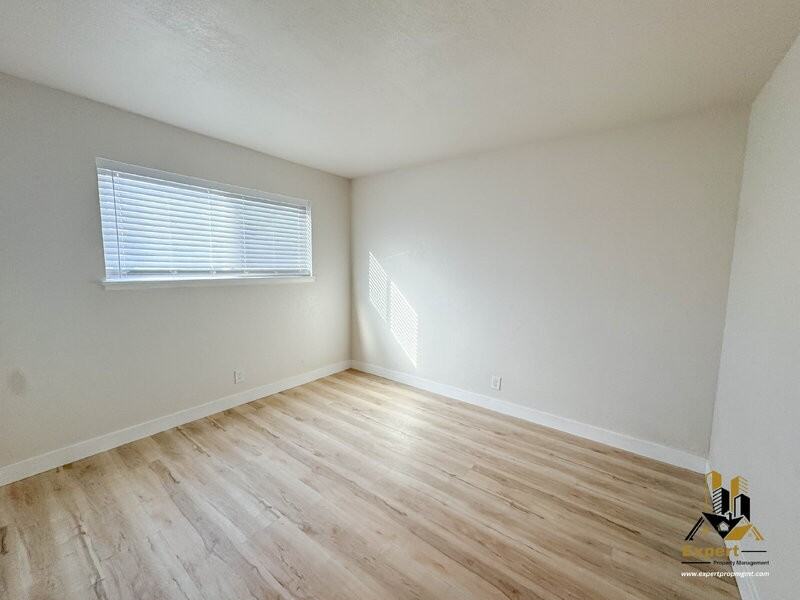 6820 7th Ave #10 - Photo 5 of 10